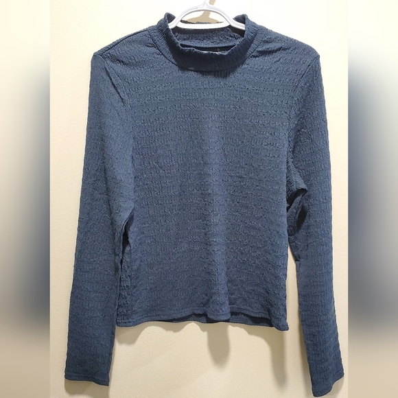 O'NEILL | Slate Roberta Longsleeves Top in Size Large - Picture 7 of 12